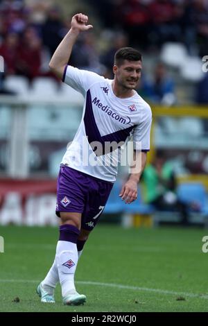 Turin, Italien. 21. Mai 2023. Luka Jovic von ACF Fiorentina Gesten beim Spiel der Serie A zwischen dem Turin FC und der ACF Fiorentina im Stadio Olimpico am 21. Mai 2023 in Turin, Italien . Kredit: Marco Canoniero/Alamy Live News Stockfoto