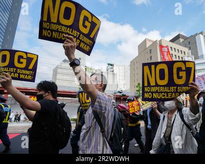 Hiroshima, Japan. 20. Mai 2023. Die Menschen versammeln sich in einem Protest gegen den G7-Gipfel in Hiroshima, Japan, am 20. Mai 2023. Kredit: Zhang Xiaoyu/Xinhua/Alamy Live News Stockfoto