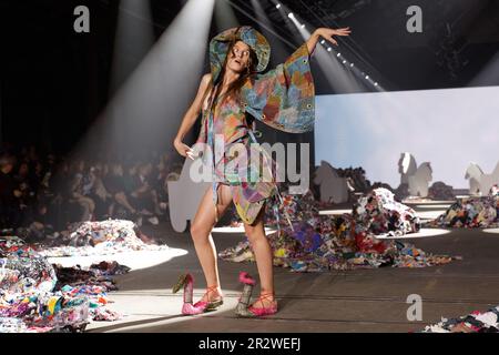 Ein Model läuft während der IORDANES SPYRIDON GOGOS Show während der Afterpay Australian Fashion Week 2023 bei Carriageworks am 16. Mai 2023 Stockfoto