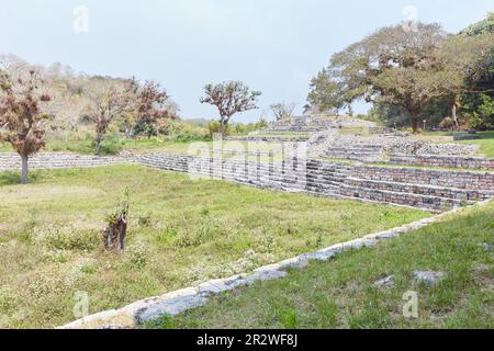 Die überblickten Maya-Ruinen von Chinkultic in der Nähe des Nationalparks Montebello Lakes in Chiapas Stockfoto