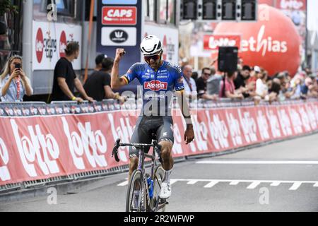 Antwerpen, Belgien. 21. Mai 2023. Belgier Dries De Bondt von Alpecin-Deceuninck gewinnt das eintägige Radrennen „Antwerpen Port Epic“ „Schaal Sels“ für Männer, 192km km in und um Antwerpen, fünftes Rennen (5/10) im Lotto Cycling Cup, Sonntag, 21. Mai 2023. BELGA FOTO TOM GOYVAERTS Kredit: Belga News Agency/Alamy Live News Stockfoto