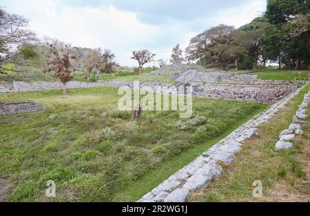 Die überblickten Maya-Ruinen von Chinkultic in der Nähe des Nationalparks Montebello Lakes in Chiapas Stockfoto