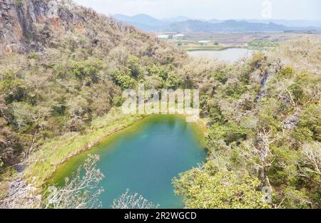 Die überblickten Maya-Ruinen von Chinkultic in der Nähe des Nationalparks Montebello Lakes in Chiapas Stockfoto