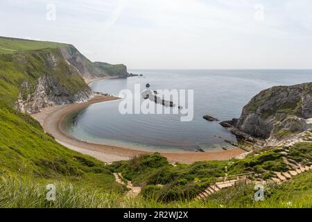 Man O' war Bay ist eine geschlossene Bucht in der Nähe von Durdle Door entlang der Jurassic Coast, Dorset, England, Vereinigtes Königreich Stockfoto