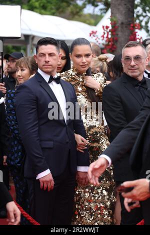 Cannes, Frankreich. 21. Mai 2023. Adriana Lima besucht den roten Teppich „Killers of the Flower Moon“ beim 76. Jährlichen Filmfestival in Cannes im Palais des Festivals am 20. Mai 2023 in Cannes, Frankreich. Foto: DGP/imageSPACE Credit: Imagespace/Alamy Live News Stockfoto