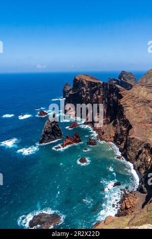 Wunderschöne Naturkulisse der Insel Madeira. Atlantik, Portugal. Aussichtspunkt Ponta do rosto im östlichen Teil der Halbinsel Ponta de sao Lourence Stockfoto