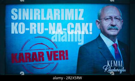 Izmir, Türkei. 20. Mai 2023. Reklametafeln für die zweite Wahlrunde im Mai 28, Präsidentschaftswahlen in der Türkei Kredit: İdil Toffolo/Alamy Live News Stockfoto