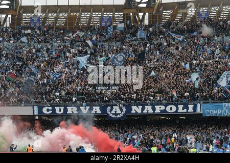 Neapel, Italien. 21. Mai 2023. Die Fans der Kurve A während des Spiels Der Serie A zwischen SSC Napoli und FC Inter im Diego Armando Maradona Stadium Credit: Live Media Publishing Group/Alamy Live News Stockfoto