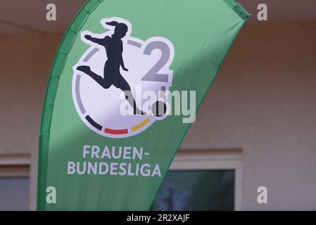 Aschheim, Deutschland. 21. Mai 2023. Aschheim, Deutschland, Mai 21. 2023: Logo der 2. Frauenbundesliga vor dem 2. Frauenbundesliga-Spiel zwischen FC Bayern München II und 1. FC Nürnberg im Sportpark Aschheim, Deutschland. (Sven Beyrich/SPP) Kredit: SPP Sport Press Photo. Alamy Live News Stockfoto