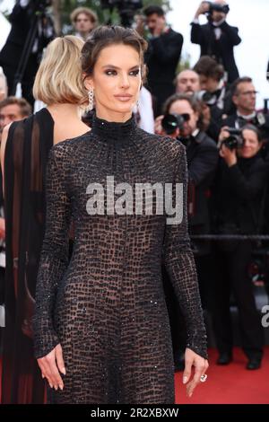 Cannes, Frankreich. 21. Mai 2023. Alessandra Ambrosio besucht den roten Teppich „Killers of the Flower Moon“ beim 76. Jährlichen Filmfestival in Cannes im Palais des Festivals am 20. Mai 2023 in Cannes, Frankreich. Foto: DGP/imageSPACE/MediaPunch Credit: MediaPunch Inc/Alamy Live News Stockfoto