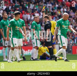 WEMBLEY, ENGLAND MAI 21: Buchung während des Isuzu FA Vase Finales zwischen Ascot United und Newport Pagnell Town im Wembley Stadium, LondonPicture by Dylan Hepworth/MB Media 21/05/2023 Stockfoto