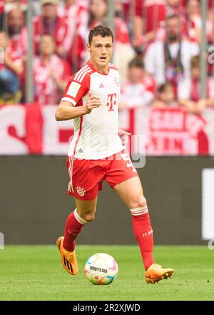 Benjamin PAVARD, FCB 5 im Spiel FC BAYERN MÜNCHEN – RB LEIPZIG 1-3 1. Deutsche Fußballliga am 20. Mai 2023 in München. Saison 2022/2023, Spieltag 33, 1. Bundesliga, FCB, München, 33.Spieltag. © Peter Schatz / Alamy Live News - DFL-VORSCHRIFTEN VERBIETEN DIE VERWENDUNG VON FOTOS als BILDSEQUENZEN und/oder QUASI-VIDEO - Stockfoto