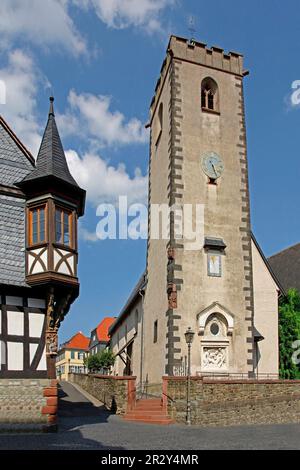 Protestantische Stadtkirche, gewidmet dem St. Johannes der Täufer, erste Kapelle, gegenwärtiger Chancel, ausgestellt 1355, Hauptgebäude um 1450 von Frank XII von Stockfoto