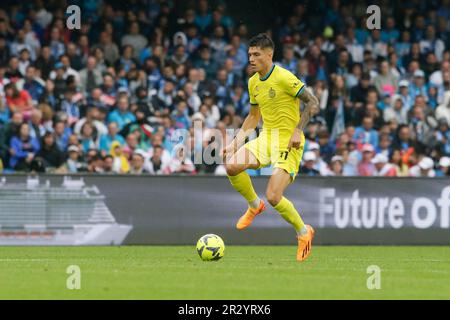 Der argentinische Stürmer Joaquin Correa kontrolliert den Ball während des Fußballspiels der Serie A zwischen SSC Napoli und Inter am 21. Mai 2023 im Diego Armando Maradona Stadium in Neapel, Süditalien. InterÕs Stockfoto