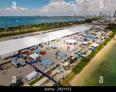 Miami, FL, USA - 20. Mai 2023: Luftfoto der SoFlo Boat Show South Florida im Key Biscayne Marine Stadium Stockfoto