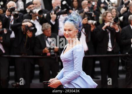 Cannes, Frankreich. 16. Mai 2023. Helen Mirren nimmt an der Eröffnungszeremonie der 76. Filmfestspiele von Cannes Teil Stockfoto