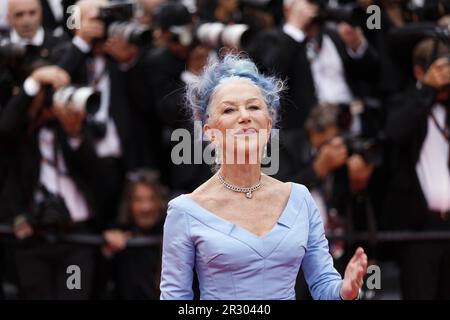 Cannes, Frankreich. 16. Mai 2023. Helen Mirren nimmt an der Eröffnungszeremonie der 76. Filmfestspiele von Cannes Teil Stockfoto