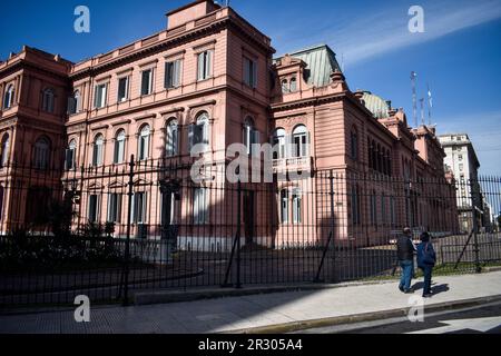 Ein allgemeiner Blick auf das „Pink House“ Casa Rosada, auch bekannt als Präsidentenpalast von Argentinien am 20 2023. Mai in Buenos Aires, Argenitna. Foto von: Cristian Bayona/Long Visual Press Stockfoto