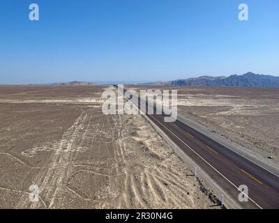 Die Straße auf der Wüste Nazca in Peru Stockfoto