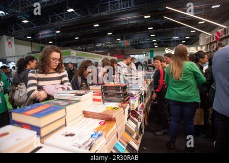 Turin, Italien. 21. Mai 2023. Italien Piedmont Turin Lingotto Fair - Salone del Libro di Torino 2023 - Bücherregale Kredit: Realy Easy Star/Alamy Live News Stockfoto