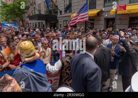 New York, Usa. 21. Mai 2023. Der Bürgermeister von New York City, Eric Adams, kommt zur Nepal Day Parade in New York City auf der Madison Avenue in New York City. Kredit: SOPA Images Limited/Alamy Live News Stockfoto