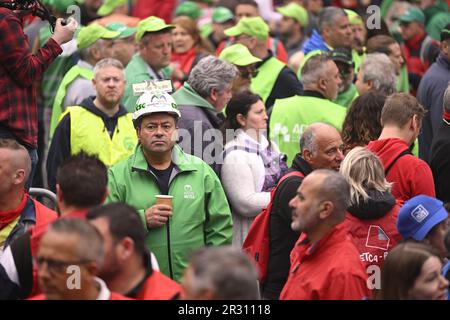 Brüssel, Belgien. 22. Mai 2023. Demonstration der drei Gewerkschaften FGTB-ABVV - ACV-CSC und ACLVB-CGSLB, Freitag, den 22. April 2022 in Brüssel. Die Gewerkschaften protestieren gegen Sozialdumping und gegen die Angriffe auf das Streikrecht. BELGA FOTO LAURIE DIEFFEMBACQ Kredit: Belga News Agency/Alamy Live News Stockfoto