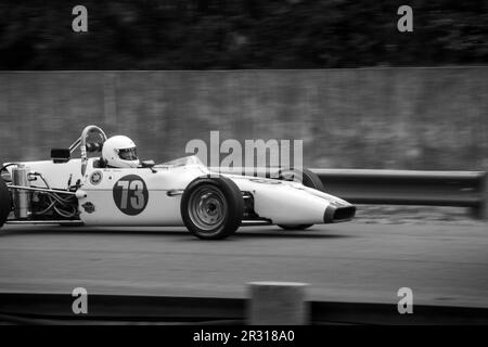 Oldtimer-Rennen während der 2019 Vintage Racing Group 500. Stockfoto