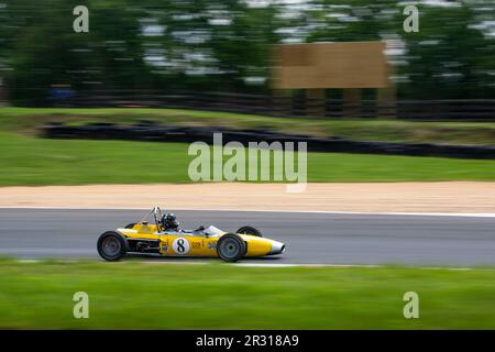 Oldtimer-Rennen während der 2019 Vintage Racing Group 500. Stockfoto