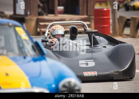 Oldtimer-Rennen während der 2019 Vintage Racing Group 500. Stockfoto