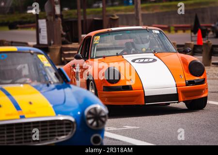 Oldtimer-Rennen während der 2019 Vintage Racing Group 500. Stockfoto