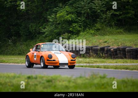 Oldtimer-Rennen während der 2019 Vintage Racing Group 500. Stockfoto