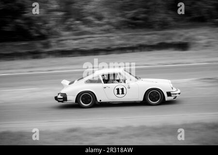 Oldtimer-Rennen während der 2019 Vintage Racing Group 500. Stockfoto