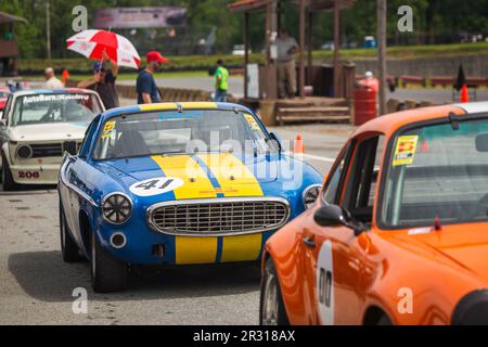 Oldtimer-Rennen während der 2019 Vintage Racing Group 500. Stockfoto