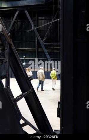 "Neons Corridors Rooms" Bruce Nauman, Künstler der Pirelli Hangar Bicocca Stiftung, Galerie für zeitgenössische Kunst, Mailand, Lombardei, Italien, Europa Stockfoto