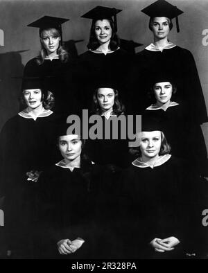 Oben links nach rechts JOANNA PETTET JESSICA WALTERS und CANDICE BERGEN Middle SHIRLEY KNIGH ELIZABETH HARTMAN und JOAN HACKETT Bottom KATHLEEN WIDDOES und MARY ROBIN REDD in DER GRUPPE 1966 Regisseur SIDNEY LUMET Roman Mary McCarthy Drehbuch / Produzent Sidney Buchman Famous Artists Productions / United Artists Stockfoto