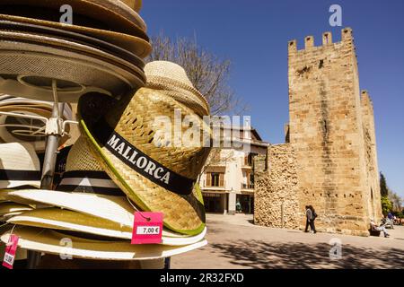 Puerta de Xara, - Puerta del Moll-, plaza Carles V, muralla Mittelalterliche, siglo XIV, Alcudia, Mallorca, Balearen, Spanien. Stockfoto