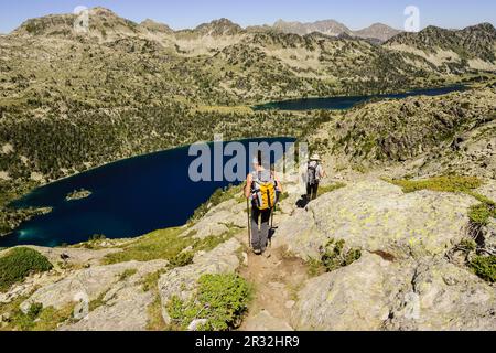 Ascenso al pico Néouvielle, 3091 metros, Parque Natural de Neouvielle, Pirineo francés, Bigorre, Francia. Stockfoto