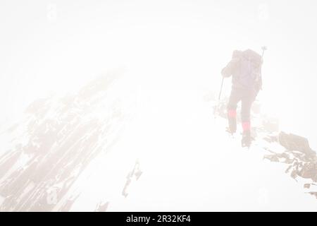 Ascenso al Pico Posets, 3375 Metros, Por la Cresta. Valle de Gistain.Pirineo Aragones. Huesca. España. Stockfoto