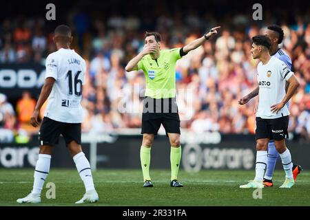 Ricardo De Burgos Bengoetxea Schiedsrichter beim Spiel La Liga zwischen Valencia CF und Real Madrid am 21. Mai 2023 im Mestalla Stadion. Stockfoto