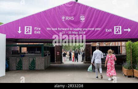 Royal Hospital Chelsea, London, Großbritannien. 22. Mai 2023. Ausgang Garden Gate von der RHS Chelsea Flower Show 2023. Kredit: Malcolm Park/Alamy Live News Stockfoto