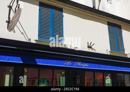 Le Procope, das älteste Restaurant, Café in Paris, befindet sich an der teilweise überdachten Passage Cour du Commerce Saint-André im 6. Arrondissement. Stockfoto