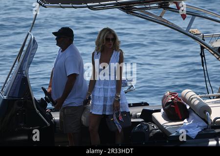Cannes, Frankreich. 22. Mai 2023. Victoria Silvstedt wurde am 22. Mai 2023 während des Filmfestivals von Cannes in Cannes, Frankreich, im Hotel du Cap angekommen. Kredit: SIPA USA/Alamy Live News Stockfoto
