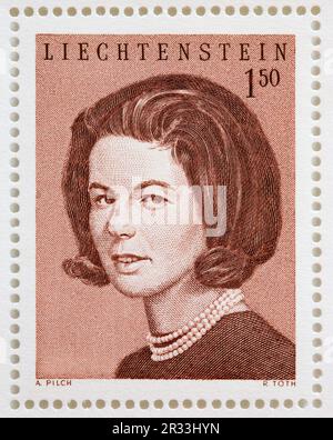 Eingraviertes Porträt von Gräfin Marie Kinsky von Wchinitz und Tettau (Prinzessin von Liechtenstein) auf einer Briefmarke von 1967 EUR zur Erinnerung an ihre Hochzeit. Stockfoto