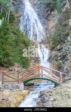 Sibiscal Wasserfall im Naturpark Valles Occidentales, Aisa, Huesca, Spanien Stockfoto