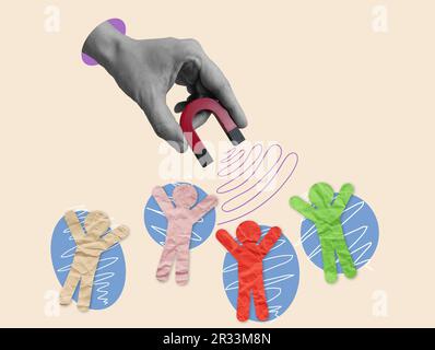 Konzept der Kundenakquise. Kunstcollage mit einer Hand, die einen Magneten hält, der Papierfiguren anzieht. Stockfoto