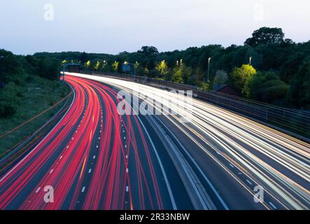 Ampelwege auf der Autobahn M4 Richtung London. Stockfoto