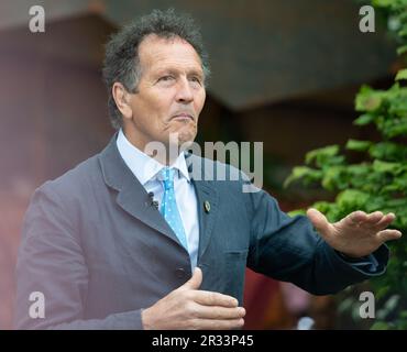 Chelsea, London, Großbritannien. 22. Mai 2023. Monty Don, der TV-Moderator von BBC Gardener, beim Pressetag der RHS Chelsea Flower Show. Kredit: Maureen McLean/Alamy Live News Stockfoto