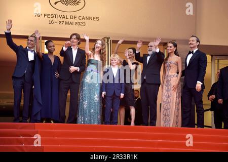 Cannes, Frankreich. 21. Mai 2023. CANNES, FRANKREICH - MAI 21: Gabrielle Tana, Direktor Karim Aainouz, Alicia Vikander, Gast, Junia Rees, Jude Law, Mina Andala, Sam Riley besucht den roten Teppich „Firebrand (Le Jeu De La reine)“ während des 76. Jährlichen Filmfestivals in Cannes am 21. Mai 2023 im Palais des Festivals in Cannes, Frankreich. Kredit: dpa/Alamy Live News Stockfoto