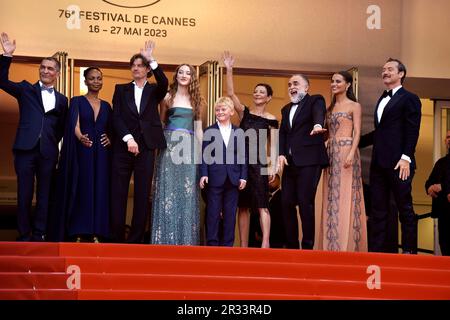 Cannes, Frankreich. 21. Mai 2023. CANNES, FRANKREICH - MAI 21:Gabrielle Tana, Direktor Karim Aainouz, Alicia Vikander, Gast, Junia Rees, Jude Law, Mina Andala, Sam Riley besucht den roten Teppich „Firebrand (Le Jeu De La reine)“ während des 76. Jährlichen Filmfestivals in Cannes am 21. Mai 2023 im Palais des Festivals in Cannes, Frankreich. Kredit: dpa/Alamy Live News Stockfoto