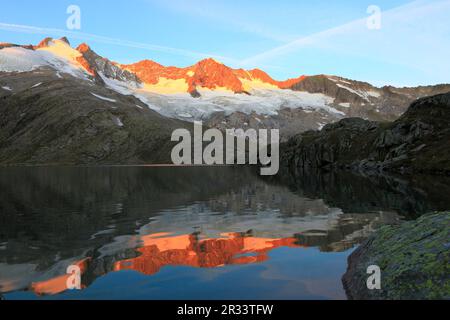 Sonnenaufgang in der Reichenspitz-Gruppe, Tirol Stockfoto